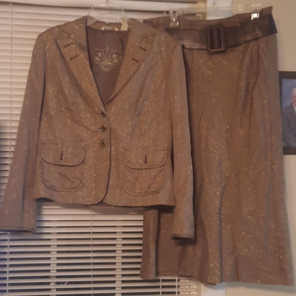 Womens Jacket and skirt. Size 14. Like new. Color brown with gold accents...